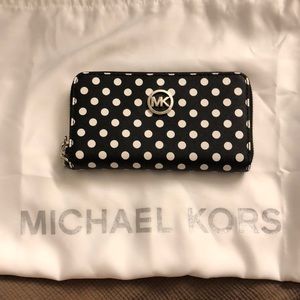 Michael kors polka dot wallet